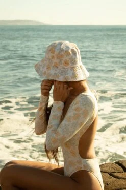 Dippin Daisys Shop 15 Dippin Daisys Shop -Dippin Daisys Shop BAHAMA MAMA BUCKET HAT 2