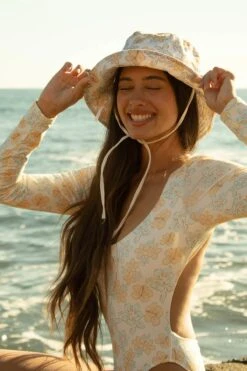 Bahama Mama Bucket Hat -Dippin Daisys Shop BAHAMA MAMA BUCKET HAT 3