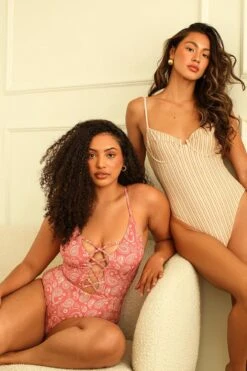 Bliss Moderate Coverage One Piece -Dippin Daisys Shop D1786JMNLC PPSL bliss one piece pink paisley 4